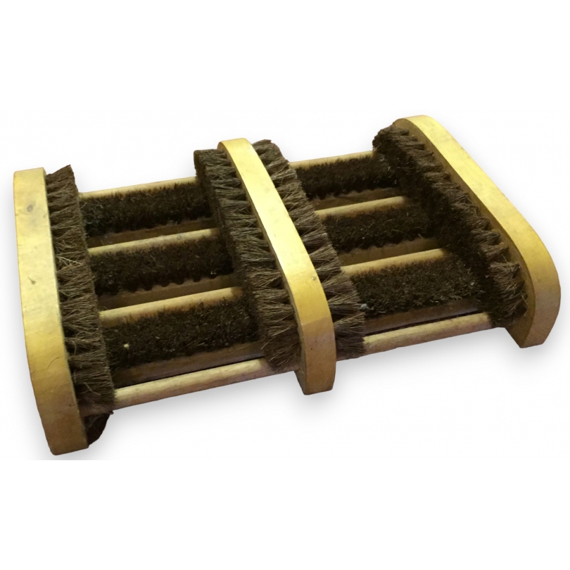Wooden doormat with brushes at  Moinat SA  - Antiques and home décor