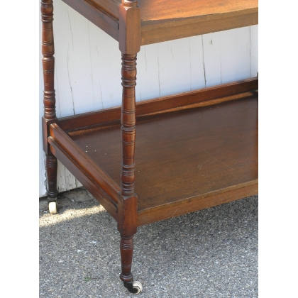 Whatnot bookcase on Moinat SA – Antiques and home décor