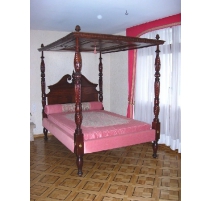 Four poster bed, English mahogany