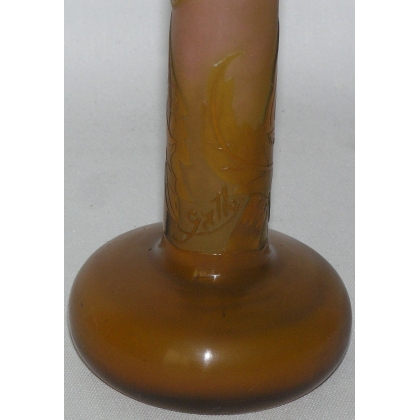  Vase soliflore jaune à fond rose pâle, sur  Moinat SA  - Antiquités décoration