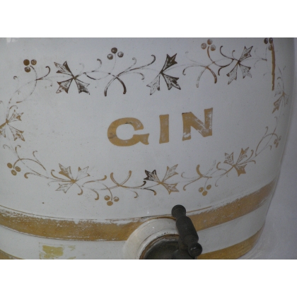 "Gin" barrel, made of stoneware. England. at  Moinat SA  - Antiques and home décor