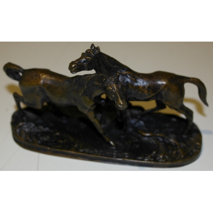  Reproduction du petit bronze Accolade sur  Moinat SA  - Antiquités décoration