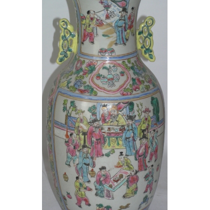  Paire de vases, en porcelaine. Décor de sur  Moinat SA  - Antiquités décoration