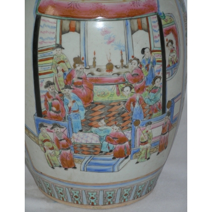  Paire de vases, en porcelaine. Décor de sur  Moinat SA  - Antiquités décoration