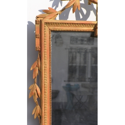  Miroir Louis XVI, en bois doré décapé. sur  Moinat SA  - Antiquités décoration