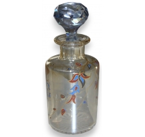 Carafe vers 1900, en cristal émaillé.