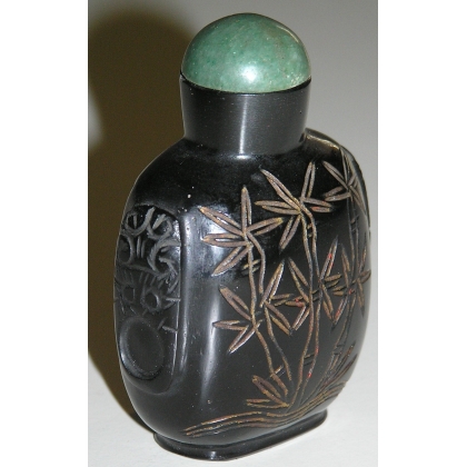 Snuff box, made of engraved black glass. China. Available at  Moinat SA  - Antiques and decorative items