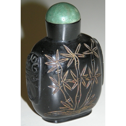 Snuff box, made of engraved black glass. China. Available at  Moinat SA  - Antiques and decorative items