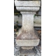 Pilier - socle, en granite.