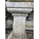 Pilier - socle, en granite.