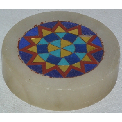 Round paperweight, made of alabaster, by  Moinat SA  - Antiques and home décor