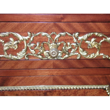  Commode Transition Louis XV-XVI. sur  Moinat SA  - Antiquités décoration