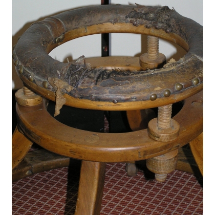  Trotteur - youpala sur roulettes, en sur  Moinat SA  - Antiquités décoration