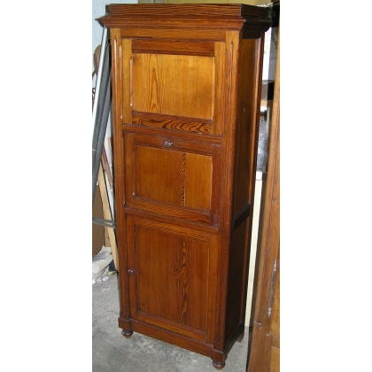 Boat washbasin unit, made of pitch pine. Available from  Moinat SA  - Antiques and home décor