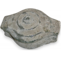 Brique pavé, en verre soufflé/moulé.