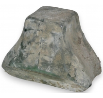 Brique pavé, en verre soufflé/moulé.