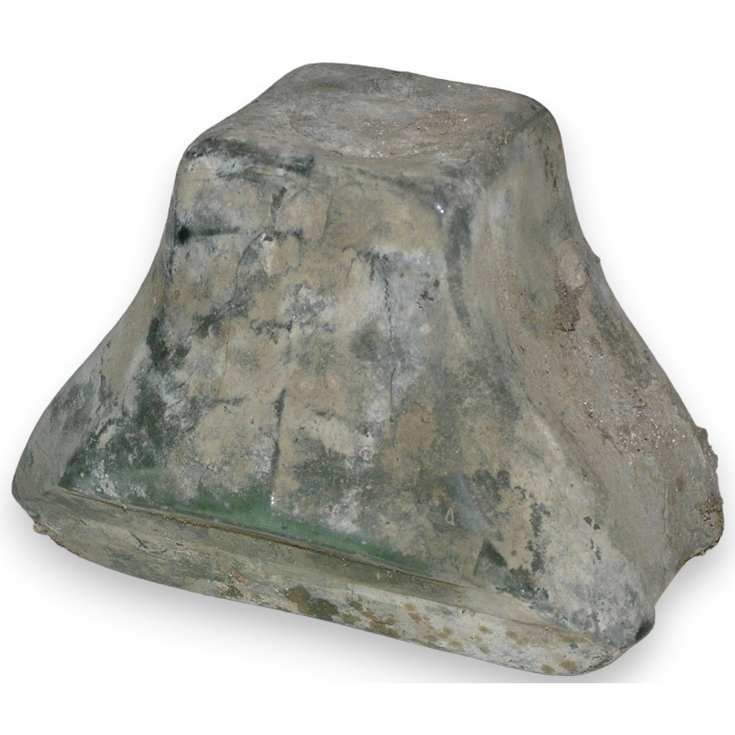 Brique pavé, en verre soufflé/moulé.