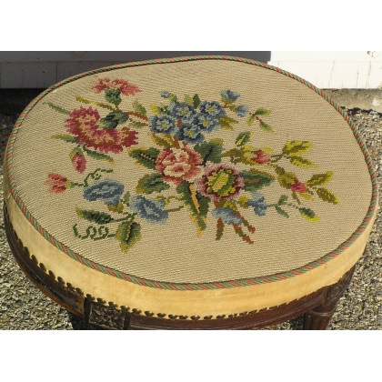 Louis XVI-style oval footstool, in walnut. From  Moinat SA  - Antiques and home décor