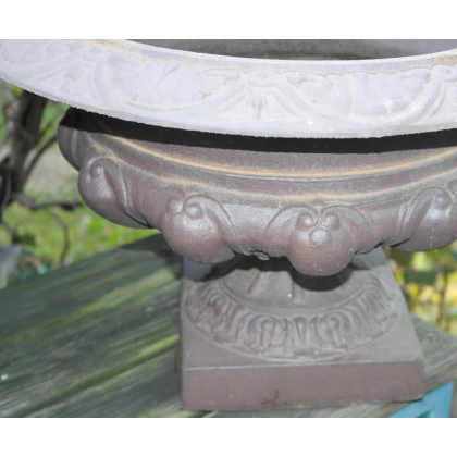  Vase Medicis en fonte brune sur  Moinat SA  - Antiquités décoration
