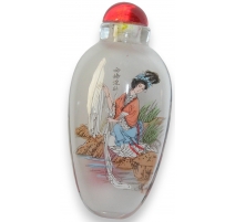 Snuff bottle, en verre peint. Décor de