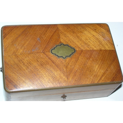 Music box playing 4 tunes by B.A. BRÉMOND, manufactured by Moinat SA – Antiques and home décor