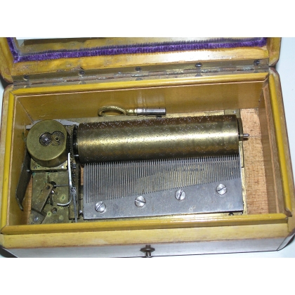 Music box playing 4 tunes by B.A. BRÉMOND, manufactured by Moinat SA – Antiques and home décor