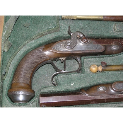 Pair of flintlock pistols with accessories at  Moinat SA  - Antiques and home décor