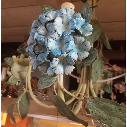 "Hortensias" painted iron chandelier with 4 lights at  Moinat SA  - Antiques and home décor