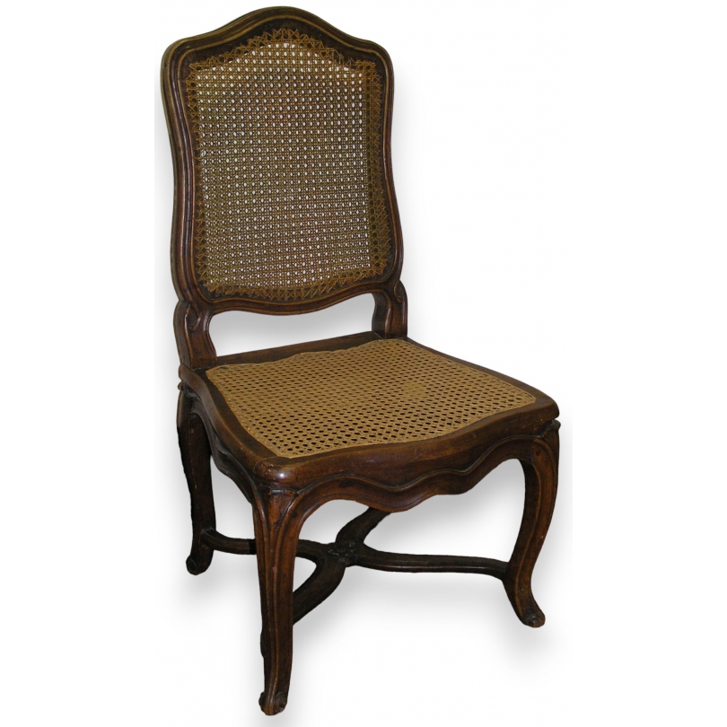 Chaise Louis XV, en noyer. Estampillée