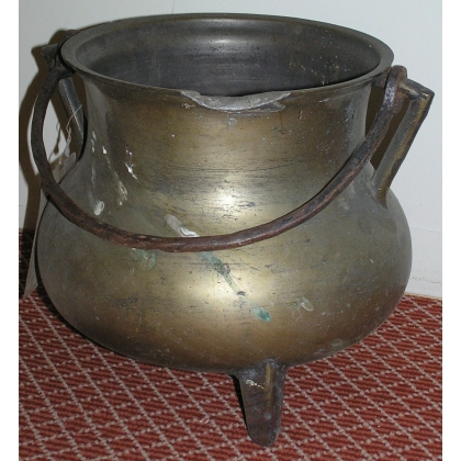 Bronze cauldron. With a handle. Repaired. At  Moinat SA  - Antiques and decorative items