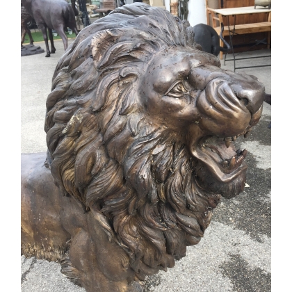 Paire de lions en bronze