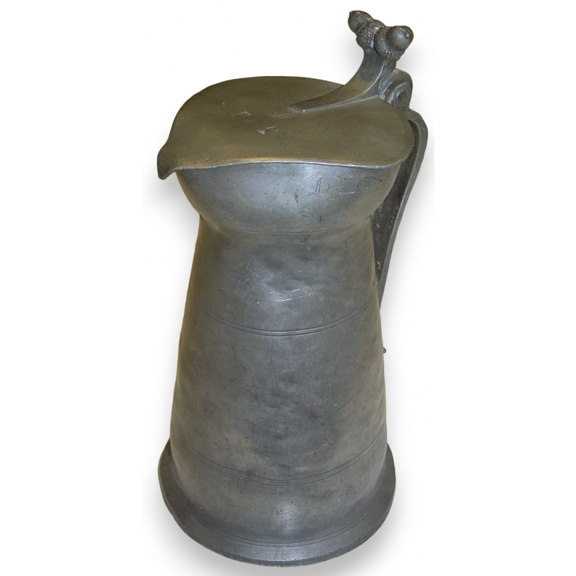 Channe, made of pewter with a ‘G.B’ hallmark, by Moinat SA – Antiques and decorative items