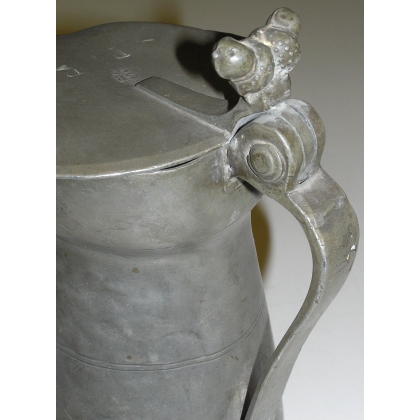Channe, made of pewter with a ‘G.B’ hallmark, by Moinat SA – Antiques and decorative items