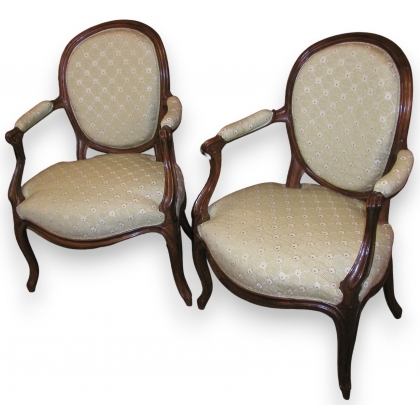 Paire de fauteuils cabriolet Louis XV.