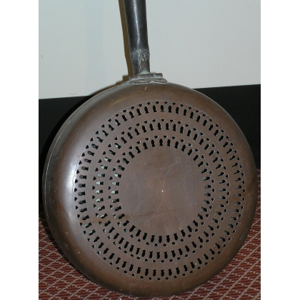 Copper heater/bed warmer. Available from Moinat SA – Antiques and home décor