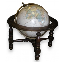 Globe terrestre sur pieds-mappemonde,