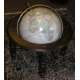 Globe terrestre sur pieds-mappemonde,