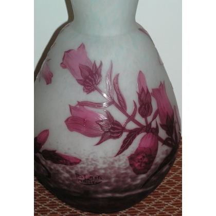 Pink vase, signed A. DELATTE, Nancy, on  Moinat SA  - Antiques and home décor