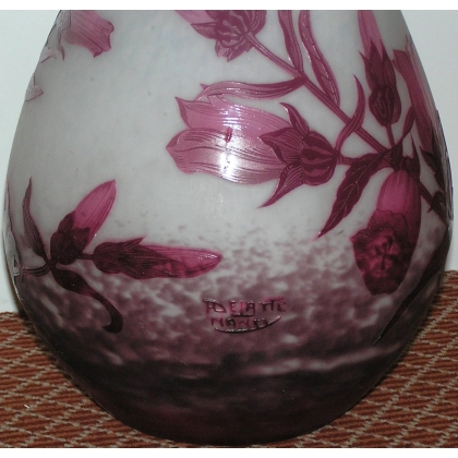 Pink vase, signed A. DELATTE, Nancy, on  Moinat SA  - Antiques and home décor
