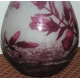 Vase rose, signé A. DELATTE, Nancy, en