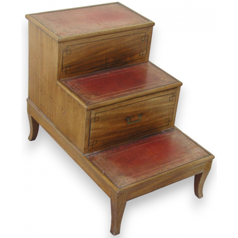Step-commode, 3 marches avec cuir rouge.