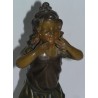 Sculpture \"Jeune fille debout sur un tabouret\"