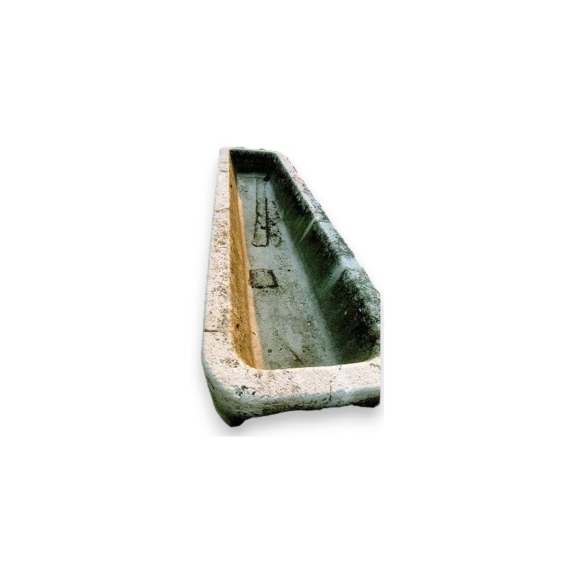 Fontaine rectangulaire en pierre du Jura