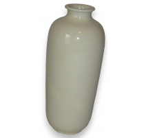 Vase beige en forme de bouteille