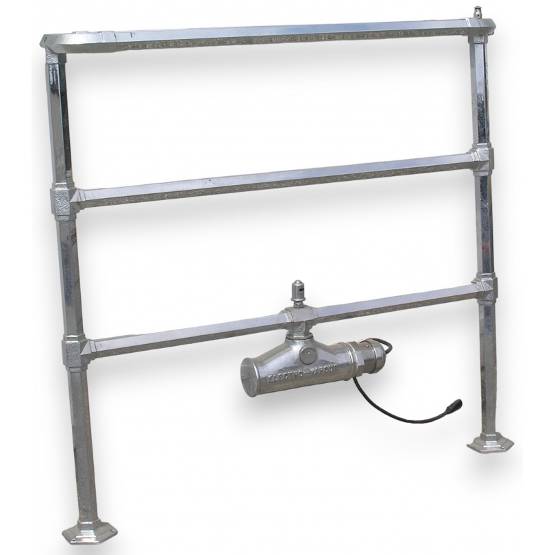 Chrome-plated steel radiator and tumble dryer at  Moinat SA  - Antiques and home décor