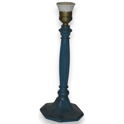  Pied de lampe en bois coloris bleu. sur  Moinat SA  - Antiquités décoration