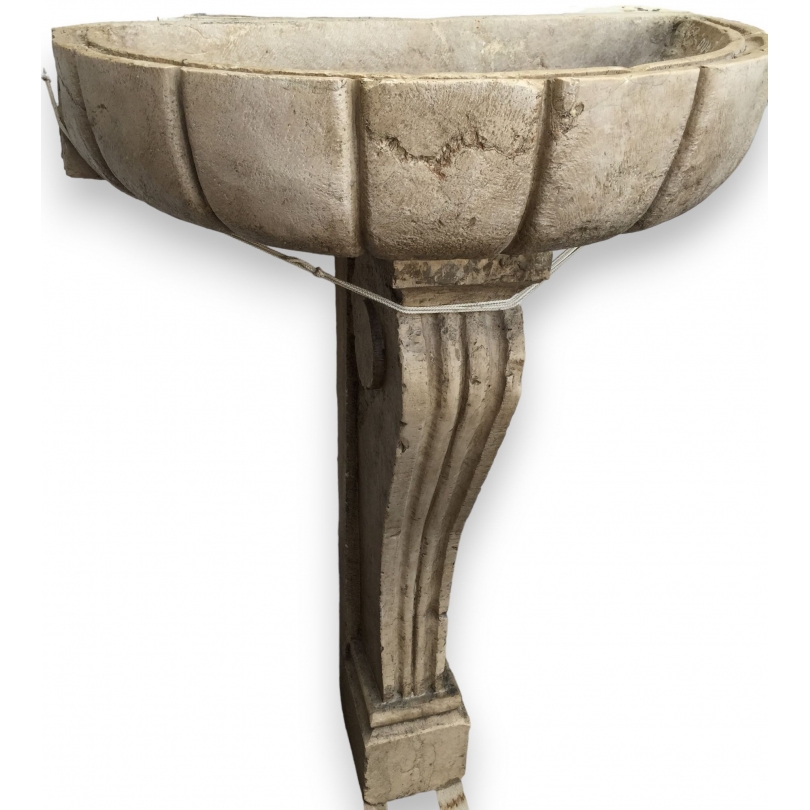  Lavabo en marbre beige sur  Moinat SA  - Antiquités décoration