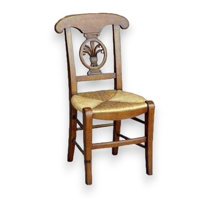 Chaise d\'enfant paillée dossier sculpté