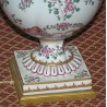 Lampe, en porcelaine. Avec décor de sur  Moinat SA  - Antiquités décoration
