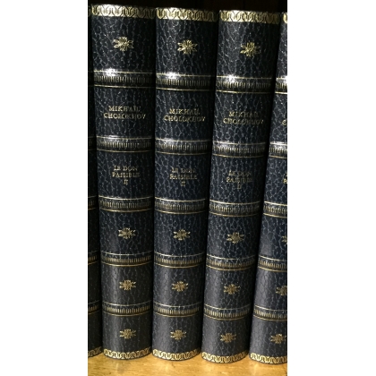  Livre relié de décoration MIKHAIL sur  Moinat SA  - Antiquités décoration